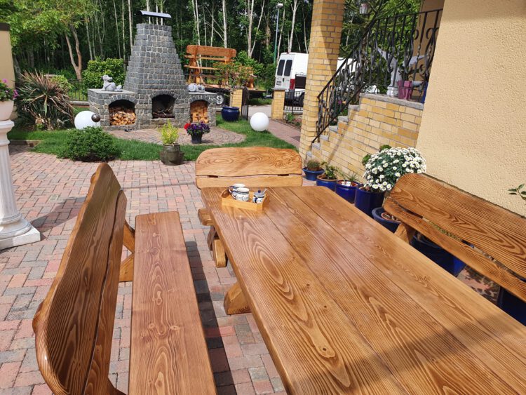 Gartenmöbel Set Holz Runder oder Rechteckig Tisch Rustikal aus Polen